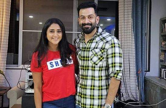 'സംവിധായകനിൽ നിന്ന് നടനിലേക്ക് മാറിയത് അനായാസമായി, ഞാന്‍ നിങ്ങളുടെ ആരാധിക'; പൃഥ്വിരാജിനോട് കനിഹ