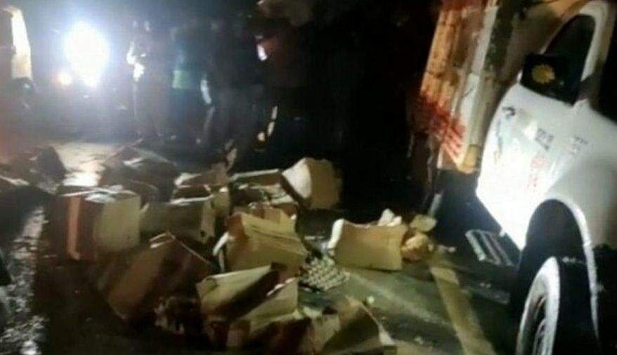 മിസോറമിലേക്കുള്ള നാല് ട്രക്കുകള്‍ അസം അതിര്‍ത്തിയില്‍ തകര്‍ത്തു; സംഘര്‍ഷത്തില്‍ അയവില്ല