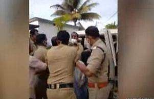 അട്ടപ്പാടിയില്‍ ഭീകരാന്തരീക്ഷം സൃഷ്ടിച്ച് പൊലീസ് അതിക്രമം; ഊരമൂപ്പനെയും മകനെയും പിടികൂടി