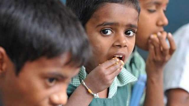 ഭക്ഷണത്തിൽ ചത്ത പല്ലി, അംഗനവാടിയിൽ നിന്ന് ഉച്ചഭക്ഷണം കഴിച്ച കുട്ടികൾക്ക് ഭക്ഷ്യവിഷബാധ; 17 പേർ ആശുപത്രിയിൽ