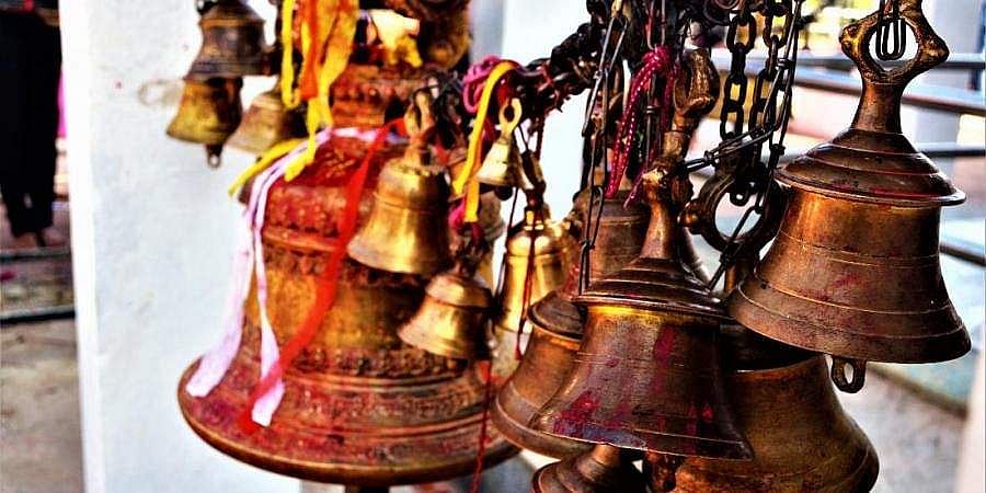 ക്ഷേത്രങ്ങളിൽ മൊബൈൽ ഫോൺ വേണ്ട, സ്വിച്ച് ഓഫ് ചെയ്യണം: കർണാടക മുസറായ് വകുപ്പ് 