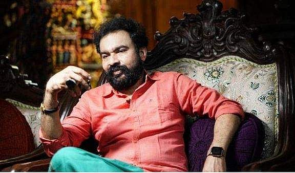 മോൻസന് തേങ്ങയെടുക്കാനും മീൻ വാങ്ങാനും ഡിഐജിയുടെ വാഹനം;  മുൻ ഡ്രൈവറുടെ വെളിപ്പെടുത്തൽ