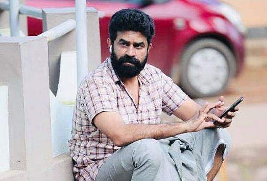 'വിഡ്ഢിത്തം അല്ല ഇത് ഭ്രാന്ത്', ഹർത്താലിനെതിരെ വിജയ് ബാബു; 'പട്ടുമെത്തയിൽ കിടന്നാൽ മനസിലാവില്ലെ'ന്ന് കമന്റ്, മറുപടി  