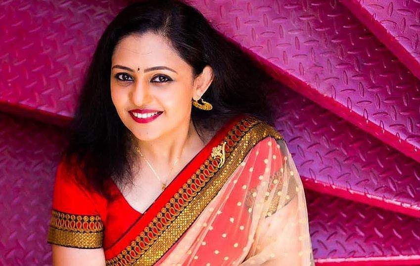 'എന്റെ വിഷമോം പരിഭവോം കേട്ടു അങ്ങേര്‍ടെ ചെവിയൊന്നും അടിച്ചു പോയിട്ടില്ല'; 'ജ്യോതിഷി'ക്ക് അശ്വതിയുടെ മറുപടി