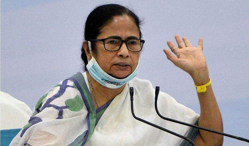 കോക്രോച്ചുകള്‍ക്കൊപ്പം; പിന്തുണയുമായി മമതാ ബാനര്‍ജി