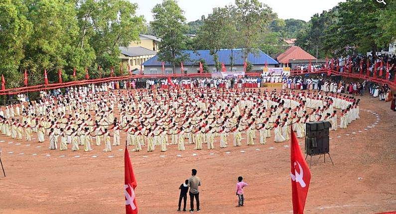 കോവിഡ് നിയന്ത്രണങ്ങള്‍ക്കിടെ സിപിഎമ്മിന്റെ മെഗാ തിരുവാതിര; പങ്കെടുത്തത് 500 ലേറെ പേര്‍; കാഴ്ചക്കാരായി എംഎ ബേബി അടക്കമുള്ള നേതാക്കള്‍