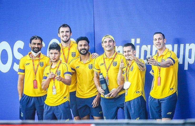 3 സ്ഥാനം, 4 ടീമുകള്‍; പ്ലേഓഫ് കടക്കാന്‍ കേരള ബ്ലാസ്റ്റേഴ്‌സിന് മുന്‍പിലെ കടമ്പകള്‍ 