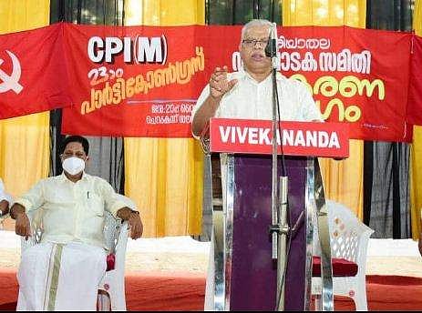 'മാക്കുറ്റിയോ പൂക്കുറ്റിയോ എന്നൊരു കക്ഷിയുണ്ട്; പാന്റിലാണ് കള്ളസുവറ്..' പരിഹസിച്ച് എം വി ജയരാജന്‍