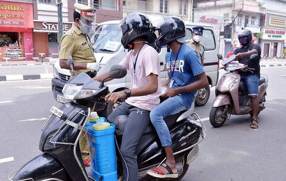 ഇന്ന് മുതൽ ജില്ലകൾ മൂന്നായി തിരിക്കും, എ, ബി, സി കാറ്റഗറി തിരിച്ച് നിയന്ത്രണം; കോവിഡ് വ്യാപനം കുറയ്ക്കാൻ സംസ്ഥാനം 