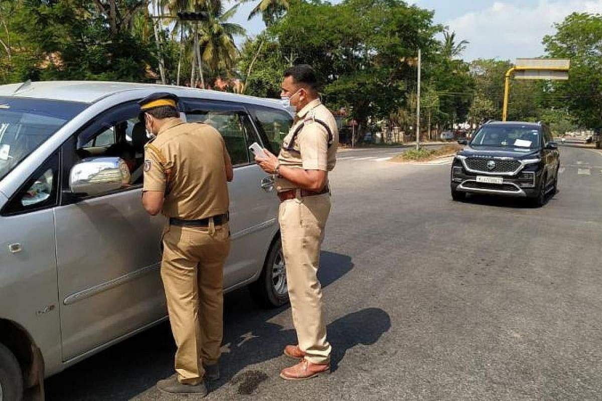 സംസ്ഥാനത്ത് ഇന്ന് ലോക്ഡൗണിനു സമാനം, കർശന പരിശോധന; അനാവശ്യ യാത്രക്കാർക്കെതിരെ കേസ്