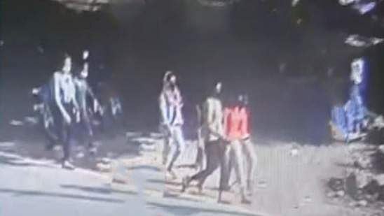 പ്രതി ചാടിപ്പോയ സംഭവം: ചേവായൂര്‍ സ്റ്റേഷനിലെ രണ്ട് പൊലീസുകാര്‍ക്ക് സസ്‌പെന്‍ഷന്‍; ജാഗ്രതക്കുറവുണ്ടായെന്ന് റിപ്പോര്‍ട്ട്