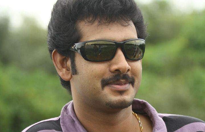 ഷൂട്ടിംഗിനിടെ നടൻ കൈലാഷിന് പരിക്കേറ്റു; 'പള്ളിമണി' നിര്‍ത്തിവെച്ചു 