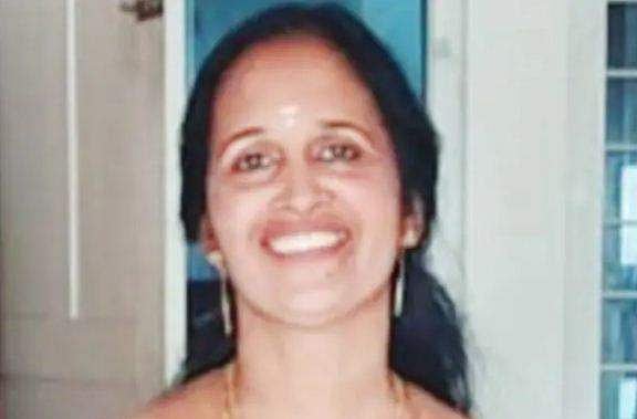 പള്ളിയിൽ നിന്ന് മകനൊപ്പം ബൈക്കിൽ മടങ്ങി, ഷോൾ ചക്രത്തിൽ കുടുങ്ങി തെറിച്ചുവീണു; അമ്മ മരിച്ചു  