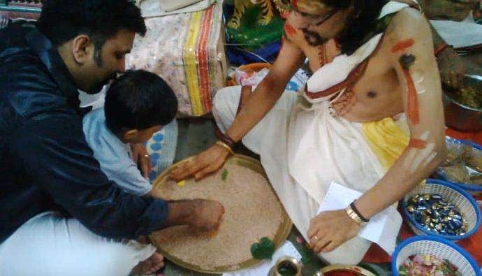 അക്ഷര ലോകത്തേക്ക് പിച്ചവച്ച് കുരുന്നുകൾ; ഇന്ന് വിദ്യാരംഭം 