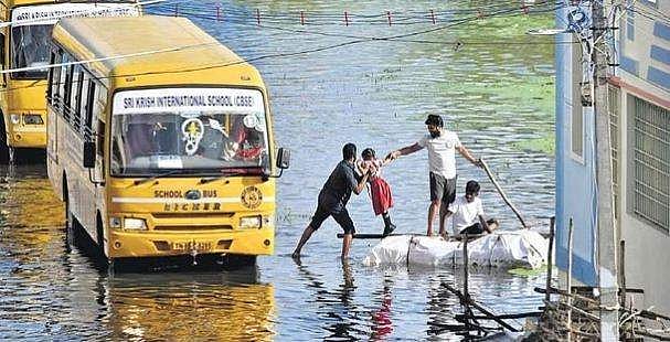 തമിഴ്‌നാട്ടില്‍ ശക്തമായ മഴ; വിദ്യാഭ്യാസ സ്ഥാപനങ്ങള്‍ക്ക് അവധി