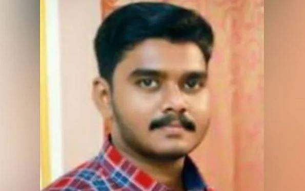 ക്ലാസ് മുറിയില്‍ പ്യൂണ്‍ ആത്മഹത്യ ചെയ്ത നിലയില്‍
