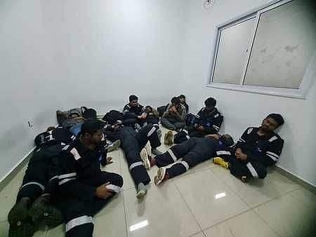 ഇന്ത്യന് നാവികരുമായി കപ്പല് നൈജീരിയന് തീരത്ത്; നയതന്ത്രതല ചര്ച്ച തുടരുന്നു; ജയിലിലേക്ക് മാറ്റരുതെന്ന് വിദേശകാര്യമന്ത്രാലയം