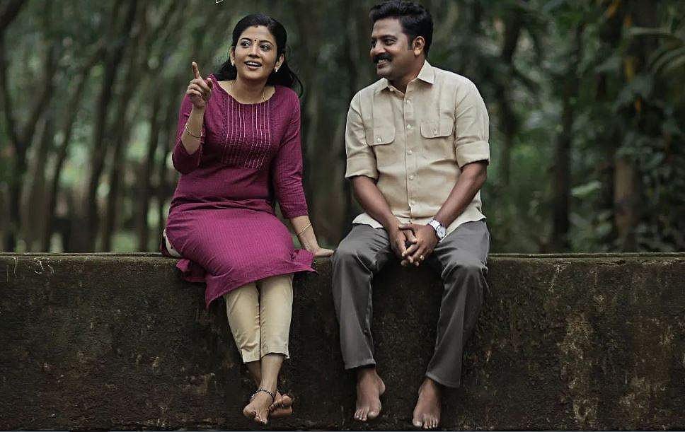 ജവാൻ ഗിരിധറിന്റേയും ജയശ്രീ ടീച്ചറിന്റേയും കഥ, ശിവദയുടെ നായകനായി സുമേഷ് ചന്ദ്രൻ; ജവാനും മുല്ലപ്പൂവും ഫസ്റ്റ്‌ലുക്ക് പോസ്റ്റര്‍ 