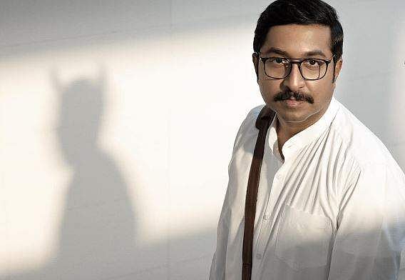 പടം കഴിഞ്ഞെന്ന് കരുതരുത്, കൂടുതൽ ഡാർക്കാവുന്നത് അതിനുശേഷമെന്ന് വിനീത്; പോസ്റ്റ് വായിച്ചുണ്ടായ പൊല്ലാപ്പ് പറഞ്ഞ് പ്രേക്ഷകൻ