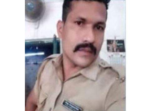 വഞ്ചനാക്കേസില്‍ പ്രതി; പൊലീസുകാരന്‍ എആര്‍ ക്യാമ്പില്‍ തൂങ്ങിമരിച്ച നിലയില്‍