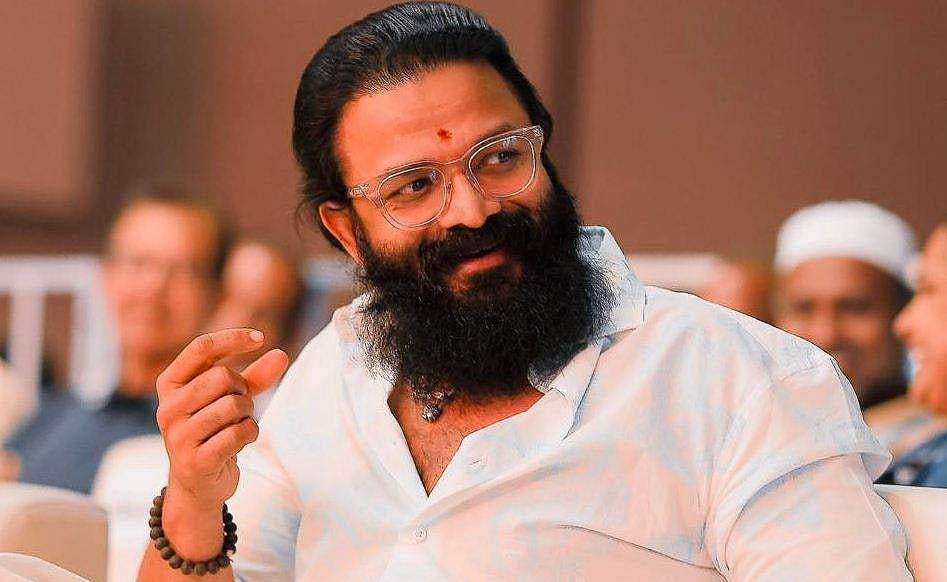 ചെലവന്നൂര്‍ കായൽ കയ്യേറ്റം; ജയസൂര്യ നേരിട്ട് ഹാജരാകണം, സമന്‍സ് അയച്ച് കോടതി