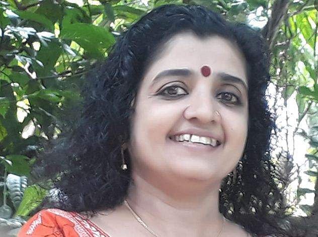 പൊലീസ് വീട് കുത്തിത്തുറന്നു, 10 പവനോളം സ്വര്‍ണാഭരണങ്ങള്‍ കാണാനില്ല; പരാതിയുമായി സൈമണ്‍ ബ്രിട്ടോയുടെ ഭാര്യ