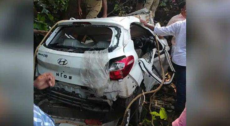 മൂവാറ്റുപുഴയില്‍ കാര്‍ മറിഞ്ഞ് വിദ്യാര്‍ത്ഥി മരിച്ചു; അഞ്ചുപേര്‍ക്ക് പരിക്ക്