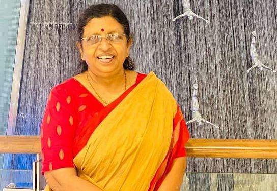 'ഒരു സിനിമാ ലൊക്കേഷനിലെ ഐസിസി തലപ്പത്ത് പുരുഷൻ; കോടതി നിർദ്ദേശിച്ചിട്ടും പ്രവർത്തനം പേരിന് മാത്രം'- വിമർശിച്ച് വനിതാ കമ്മീഷൻ