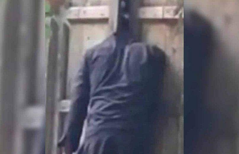 മോഷണ ശ്രമത്തിനിടെ തല വാതിലില്‍ കുടുങ്ങി യുവാവ് മരിച്ചു