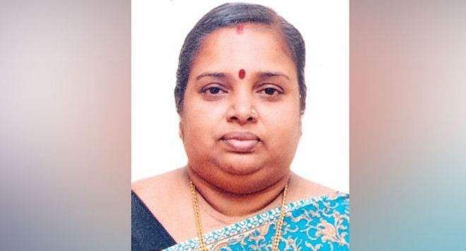 ഓടുന്ന ബസില്‍ നിന്നും തെറിച്ചു വീണു; യാത്രക്കാരി ബസിന് അടിയില്‍പ്പെട്ട് മരിച്ചു