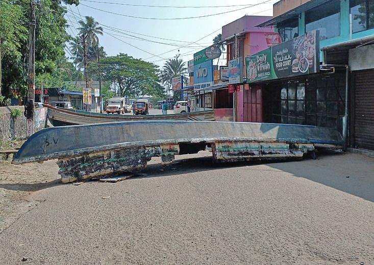 വിഴിഞ്ഞത്ത് കനത്ത സുരക്ഷ; ലത്തീന്‍ അതിരൂപത മത്സ്യത്തൊഴിലാളി വഞ്ചനാ ദിനം ആചരിക്കുന്നു 