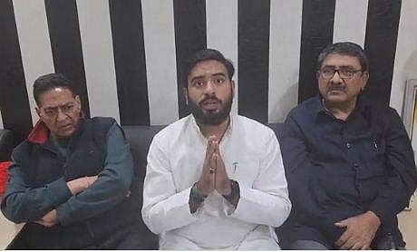'മാപ്പ് തരണം'- ജയിച്ചപ്പോൾ എഎപിയിൽ ചേർന്നു; ഇരുട്ടി വെളുക്കുമ്പോൾ കോൺ​ഗ്രസിൽ തിരിച്ചെത്തി! (വീഡിയോ)