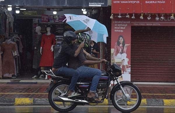 ചക്രവാതച്ചുഴി ന്യുനമര്‍ദ്ദമായി; വ്യാപക മഴയ്ക്കു സാധ്യത, മുന്നറിയിപ്പ് 