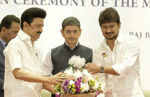 'ഡിഎംകെയുടെ പുതിയ മുഖം'; ഉദയനിധി മന്ത്രിയായി സ്ഥാനമേറ്റു
