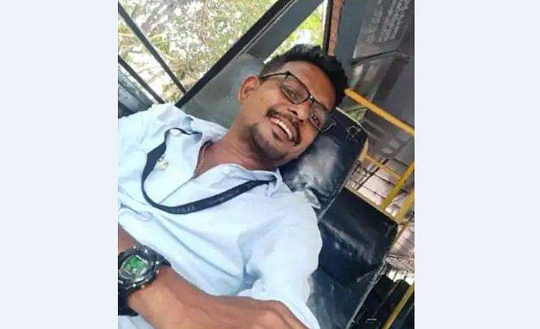 ബസ് ഓടിക്കുന്നതിനിടെ പക്ഷാഘാതം, 48 യാത്രക്കാരുടെ ജീവന്‍ രക്ഷിച്ച കെഎസ്ആര്‍ടിസി ഡ്രൈവര്‍ മരിച്ചു