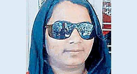 ബസ് യാത്രയിൽ മരക്കൊമ്പ് മുഖത്തടിച്ചു; യുവതിയുടെ കാഴ്ച ഭാ​ഗികമായി പോയി