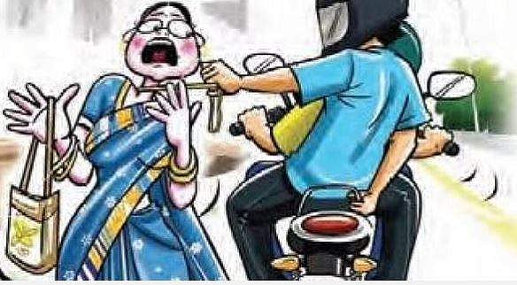 വയോധികയുടെ സ്വര്‍ണമാല പൊട്ടിച്ചെടുത്ത് കടന്നുകളഞ്ഞു; ബൈക്കിലെത്തിയ പ്രതികളെ കുടുക്കി പൊലീസ് 