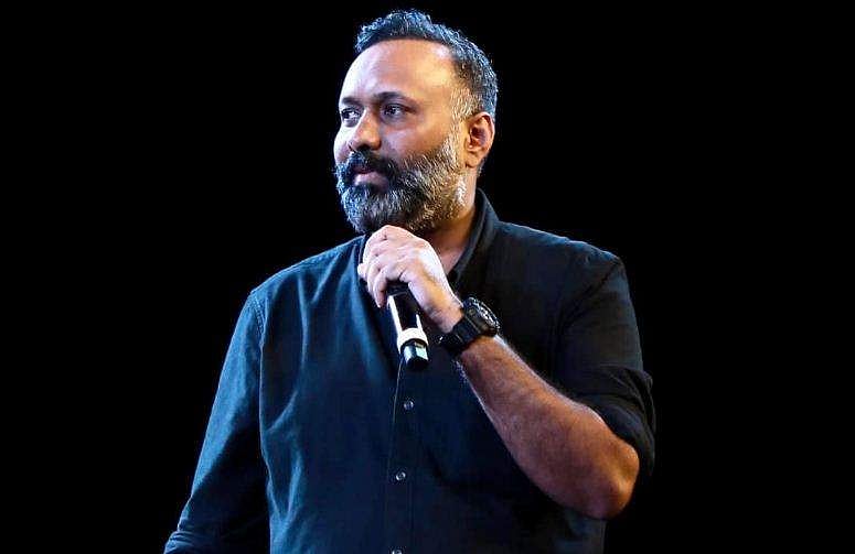 ഭീഷ്മപർവത്തിലും ലൂസിഫറിലും എംഡിഎംഎ കാണിച്ചതിൽ കേസില്ല, എന്നെ മനഃപൂർവം ടാർഗറ്റ് ചെയ്യുന്നു; ഒമർ ലുലു 