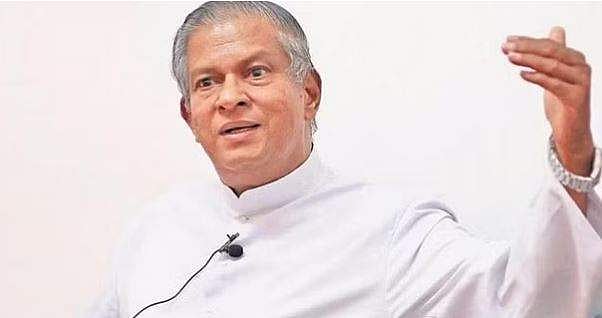 മന്ത്രിമാരെ തടഞ്ഞു, കലാപാ​ഹ്വാനം; ഫാ. യൂജിൻ പെരേരയ്ക്കെതിരെ സ്വമേധയാ കേസെടുത്ത് പൊലീസ്