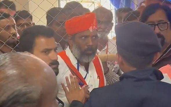 പരാതി ഉദ്യോഗസ്ഥര്‍ മൈന്‍ഡ് ചെയ്തില്ല; വോട്ടെണ്ണല്‍ കേന്ദ്രത്തില്‍ കോണ്‍ഗ്രസ് സ്ഥാനാര്‍ഥി ആത്മഹത്യക്ക് ശ്രമിച്ചു