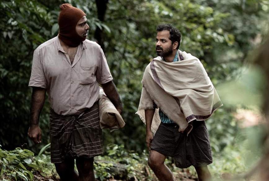 കഥാപാത്രങ്ങൾ സഭ്യമായ ഭാഷയിലേ സംസാരിക്കാവൂ എന്ന് പറയാനാകില്ല, സംവിധായകരുടെ കലാപരമായ സ്വാതന്ത്ര്യം സംരക്ഷിക്കപ്പെടണം; ഹൈക്കോടതി