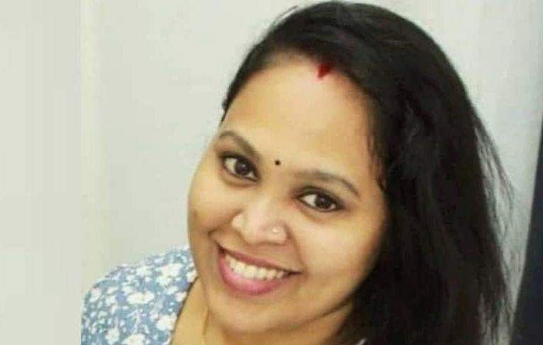 ബന്ധുവിനെ യാത്രയാക്കാനെത്തിയ യുവതി ട്രെയിനില്‍ നിന്ന് വീണ് മരിച്ചു