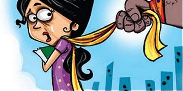 പൂവാലശല്യം ചോദ്യം ചെയ്തു; മദ്യക്കുപ്പി കൊണ്ട് പെണ്കുട്ടിയുടെ തലയ്ക്കടിച്ചു; കേസ്