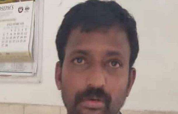 തട്ടിയെടുത്തത് 15 ലക്ഷം രൂപ, വാങ്ങിക്കൂട്ടിയത് 400 ജോഡി ചെരുപ്പുകള്‍; ഒടുവില്‍ പൊലീസിന്റെ കെണിയില്‍ വീണു