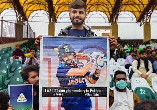 'പാകിസ്ഥാനില്‍ സെഞ്ചുറി നേടുന്നത് കാണണം', കോഹ്‌ലിയോട് പാക് ആരാധകന്‍