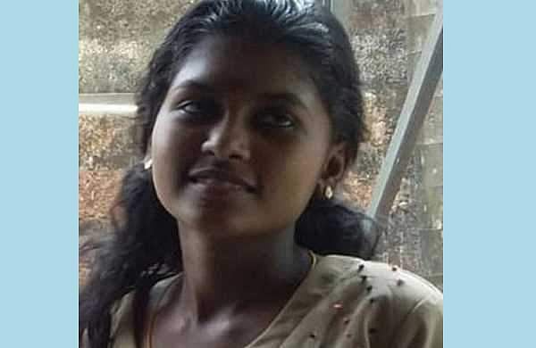വിവാഹം കഴിഞ്ഞ് പത്താം നാൾ 18 കാരിയായ നവവധു ഭർതൃവീട്ടിൽ മരിച്ചനിലയിൽ 