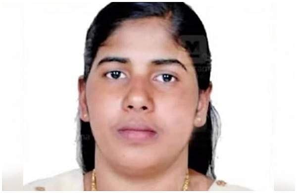 കോടതിക്ക് മുന്നില്‍ പ്രതിഷേധവുമായി കൊല്ലപ്പെട്ടയാളുടെ ബന്ധുക്കള്‍; നിമിഷപ്രിയയുടെ അപ്പീലില്‍ വിധി പറയുന്നത് മാറ്റി