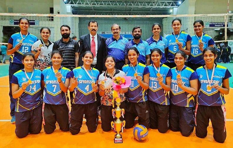തലയുയർത്തി കേരള വനിതകൾ; ഫെഡറേഷൻ കപ്പ് വോളിയിൽ ഹാട്രിക്ക് കിരീടം; ഒൻപത് ദിവത്തിനിടെ ഇരട്ട നേട്ടം