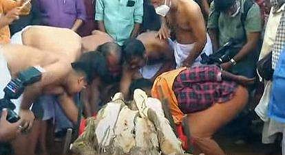ചെമ്പതാക പുതച്ച് മടക്കം; കെപിഎസി ലളിത ഇനി ഓര്‍മ്മ