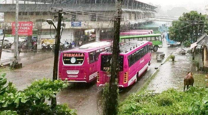ഡ്രൈവര്‍ക്ക് മര്‍ദ്ദനമേറ്റു; കോട്ടയം- എറണാകുളം റൂട്ടില്‍ സ്വകാര്യ ബസുകളുടെ മിന്നല്‍ പണിമുടക്ക് 